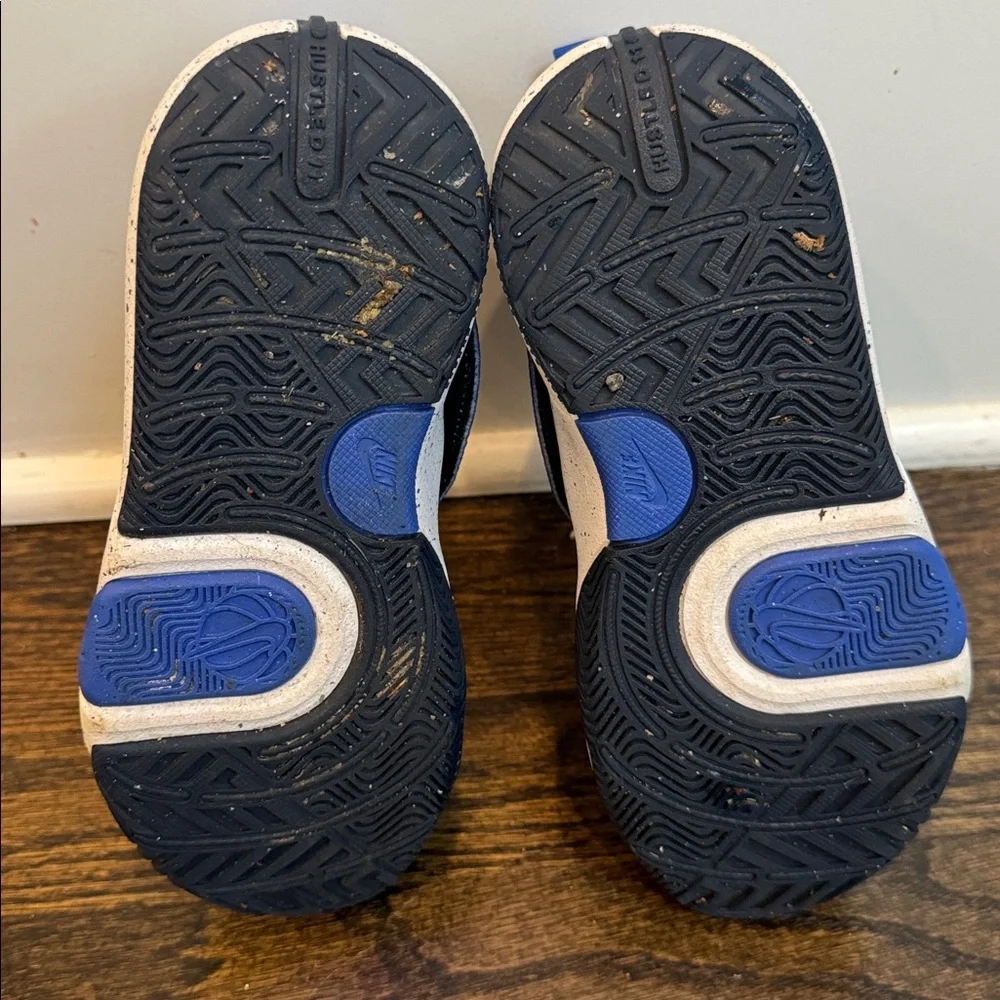 NIKE LITTLE KID TEAM HUSTLE D11 BASKETBALL SHOES Royal Blue Sneakers Velcro